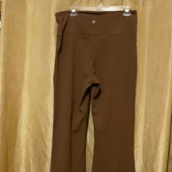 šLululemon groove super high rise flared pant NULU, roasted brown, 14 - Picture 1 of 4
